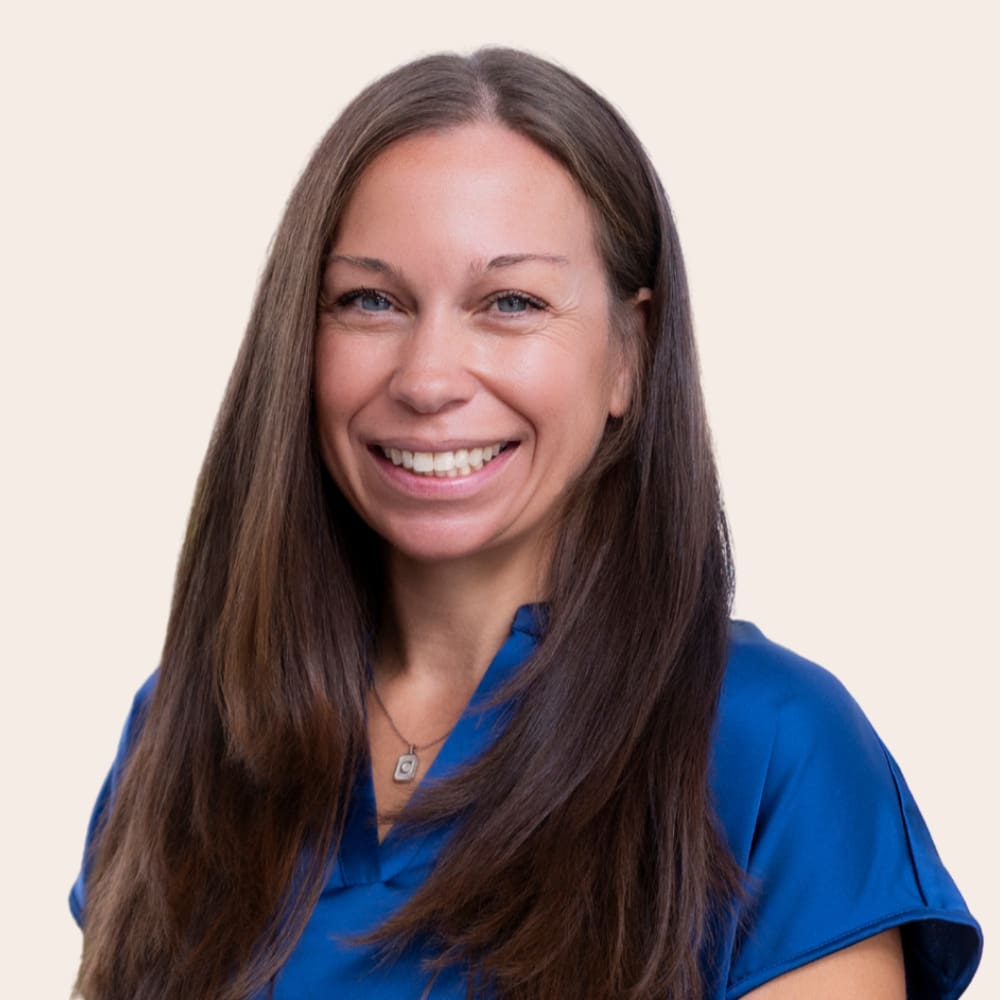 Courtney Carlton headshot